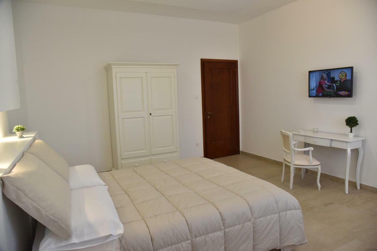 Maison Veronique Lecce Bagian luar foto